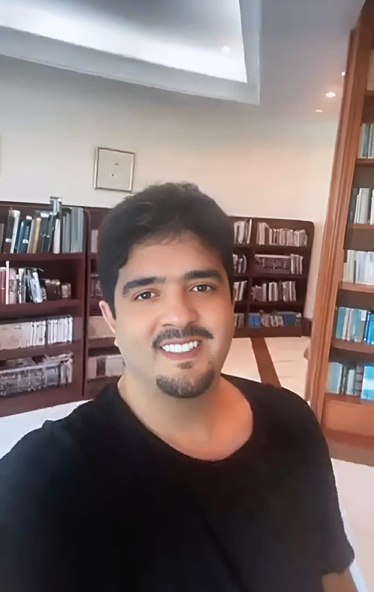 أمير الإنسانية 
الامير #عبدالعزيز_بن_فهد حفظه الله 
قدم الخير بكل أشكاله دون شروط، يساعد كل من لجأ إليه،  واعطى دون انتظار مقابل 
دعواتكم الطيبه الى صاحب الكلمة الطيبة والابتسامة الصادقة ❤️🙏🏻