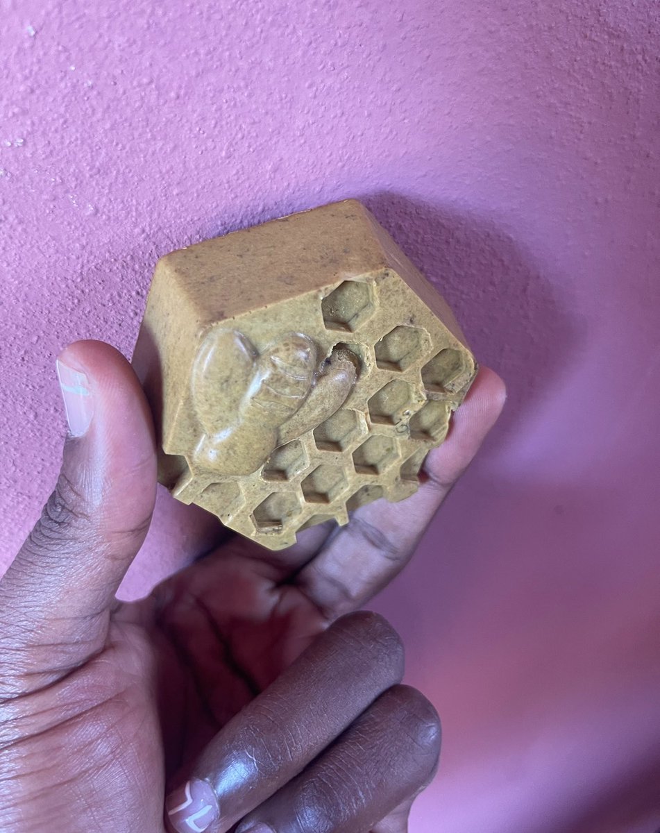 gli509's tweet photo. Premye a se pi gwo a : 600 goud 
Dezyèm nan se mwayèn : 500 goud 
Twayèm nan se pipiti a : 400 goud 

DM mwen ouvri pou tt moun ki vle fè kòmand oubyen kontakte nimewo +50955405900 sa . 

SE PÈCH N AP CHACHE MEN LI 👇🏾 https://t.co/WABWgnaqiu