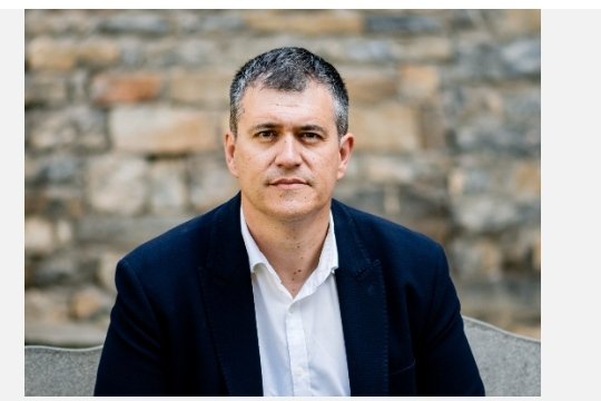 chunta's tweet photo. 🗞️ NOTA DE PRENSA

🏔️ @JoaquinPalacin  CHA pide explicaciones al Gobierno de #Aragón por el expediente sancionador abierto a una agente de protección de la naturaleza que denunció una actividad de helibike en el #Pirineo.

 https://t.co/mDKxXMrMbn https://t.co/9Rc64ld1EC