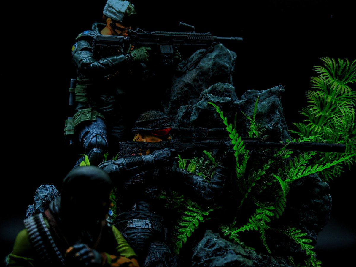 Darf_V8r's tweet photo. Can’t decide which I like better. #gijoe #GIJoeClassified #toyphotography #sixinchjoes #hasbro #hasbropulse #onetwelfthfigures #yojoe #agentchuckles https://t.co/ZJoPeeg9NX