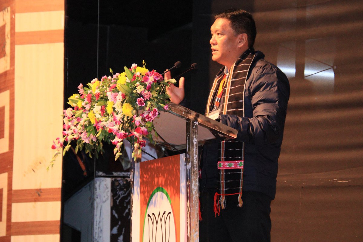arvinddamani's tweet photo. Addressed the Social Media Volunteers meet organised by @BJP4Arunachal at Itanagar alongwith Hon’ble Chief Minister Shri @PemaKhanduBJP ji, Hon’ble Deputy Chief Minister Shri @ChownaMeinBJP ji, Hon’ble State President Shri @BiyuramWahgeBJP ji

(1/2)

@Tejasvi_Surya @sunilbansalbjp
