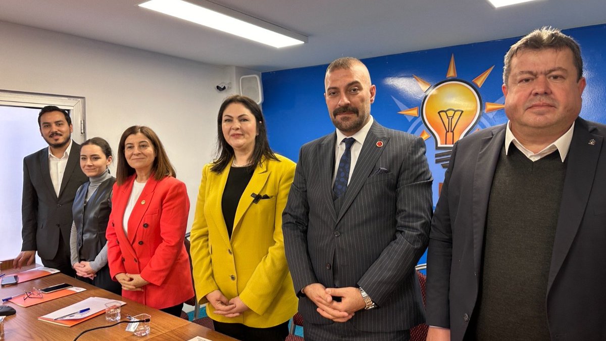 ibabelgin's tweet photo. Bugün vatanımız, milletimiz için gönül birliği kurduğumuz Cumhur İttifakı teşkilatımız ile birlikte; Edirne Belediye Başkan Adaylığımızın basın toplantısını gerçekleştirdik.

Amacımız bir, niyetimiz bir…
Edirne’mizin hak ettiği değere ve Edirne’mizdeki istisnasız her bir vatandaşımızın hak ettiği Edirne’ye kavuşması için!
#HepBirlikteEdirne