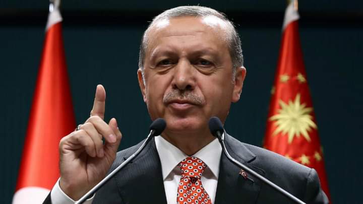 MenteCorpore34's tweet photo. #statCrux ☧ #dumvolviturorbis
😈 Le Franc-maçon de l'élite #Illuminati / #HathorPentalpha des ∴super-loges∴ #Erdogan ☪️ augmente son commerce avec #Israël ✡️ https://t.co/uLRiZimuz8 https://t.co/kaN5E2yE80