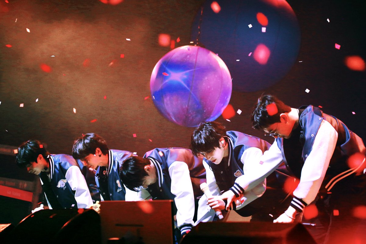 26__Pineapple's tweet photo. 애들아 데뷔 5주년 축하해 🥳

#반짝임_그찰나의_원어스의_5주년 #unforgettable_oneus_5th_anniversary https://t.co/DjbLwAFaIk
