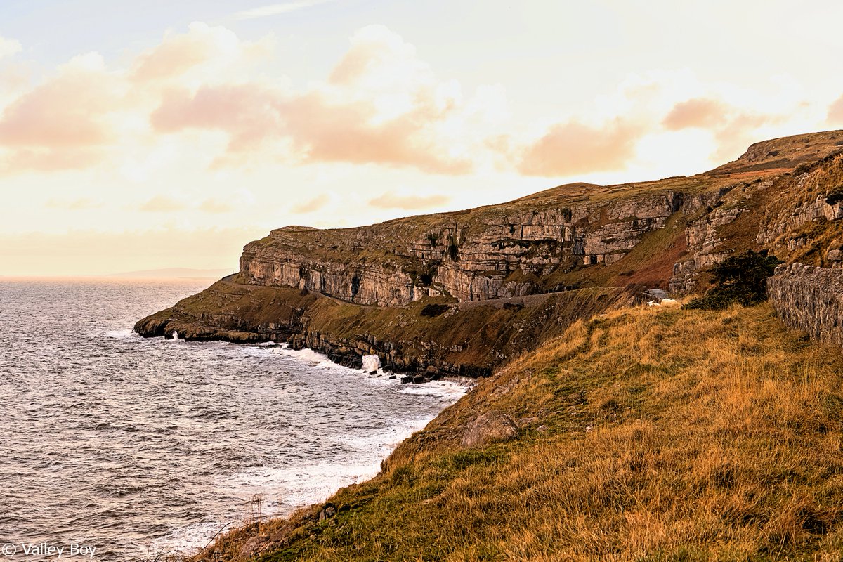 BJRoberts's tweet photo. A chilly early January morning's easterly view, from Llandudno Great Ormes scenic Marine Drive. @Ruth_ITV @ItsYourWales @NWalesSocial @OurWelshLife @northwalescom @northwaleslive @AllThingsCymru #Llandudno #GreatOrme #MarineDrive #EasterlyView #ChillyMorning #January #Wales https://t.co/h7RoNcb48w