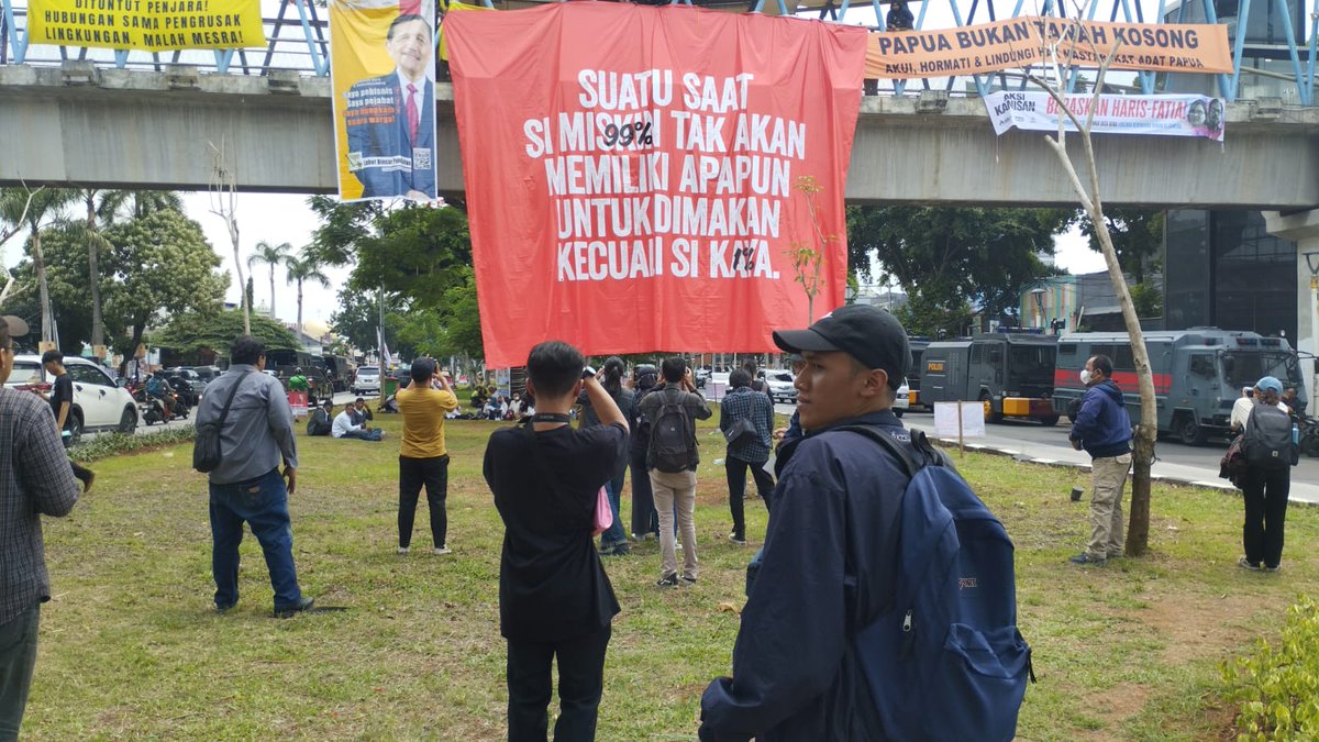 FSPMI_SANKEN's tweet photo. @anandabadudu Selain menyediakan Mokom,Massa Partai Buruh juga ikut bersolidaritas untuk Haris dan Fatia... https://t.co/gP2FZdyjIk
