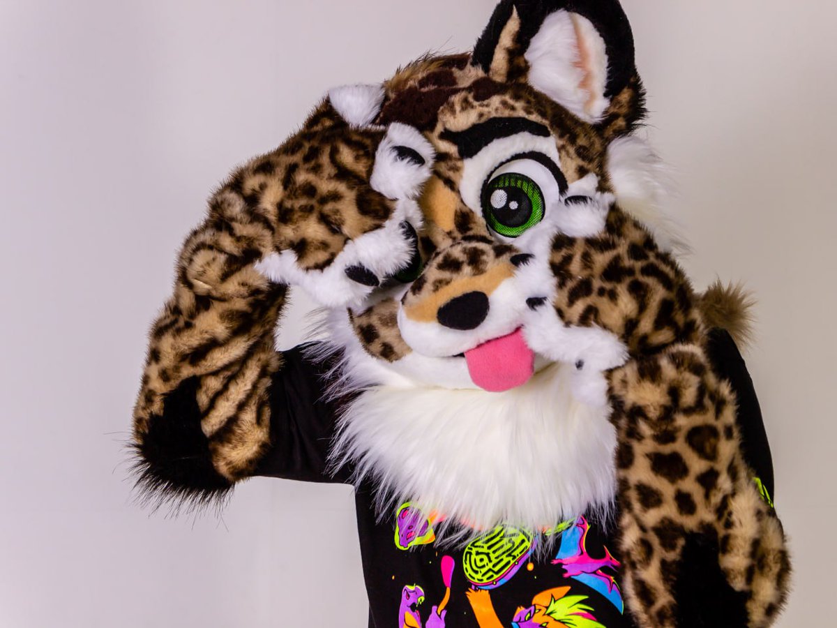CatKrafi's tweet photo. Little leopard is looking for a home! ๐
$2500 + shipping
Head, gloves, armsleeves, tail
-
-
-
#fursuit #fursuitmaker #leopardfurry #foambase #leopardfursuit #fursuitForSale https://t.co/nwbsGAJmg6