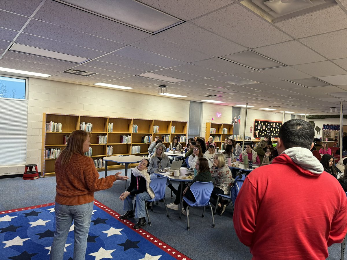 FranksElem's tweet photo. Our staff is engaged and excited for the 2nd semester 🎉 #shinebright #MISDProud @morganbrob @JessicaRedman81 https://t.co/hlIY5aP35S