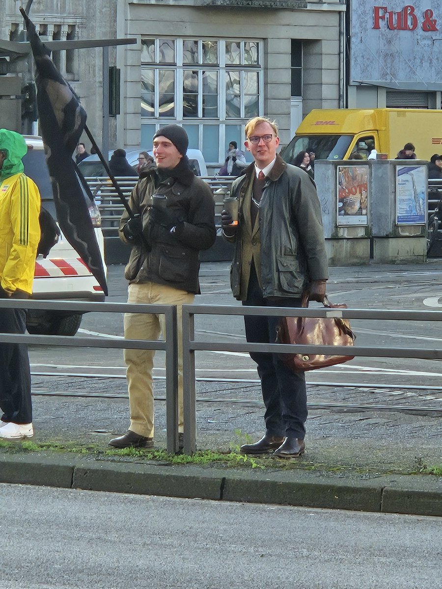 Anonymatiker's tweet photo. #florianköhl von #TFP und #fckafd mit seinen Freunden der Revolte Rheinland waren auch beim #Bauernprotest in Köln. #k0801 https://t.co/xOf8F0uu6n