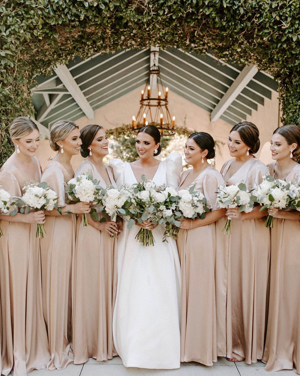 Just in: NEW sexy styles for your maids! 🙌

Check out our newest arrivals. davidsbridal.visitlink.me/dLbogb

📸: Uploaded by Kirstylouisemolly, @annetroxelphotography <a href="/amanda/">Amanda Rose</a>.c.koch, @sydonieweddings @bystephanievelez