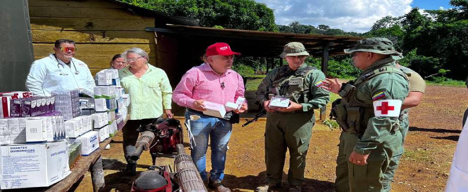 MinSaludVE's tweet photo. #NotiSalud🩺| Gobierno Bolivariano inicia plan de salud en el territorio Esequibo

Lee + aquí 👉 https://t.co/6tAlaaBnla

#JuntosPorCadaLatido
#SifontesSeAcercaAlPanteón
@NicolasMaduro
@MagaGutierrezV https://t.co/YuN2uvXKzK