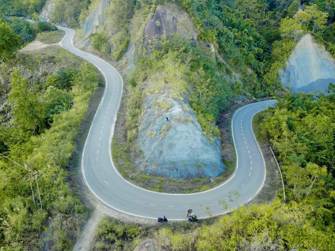 mizoraminsta's tweet photo. Dialdawk - Rawpuichhip road (Mamit road), Mizoram
.
.
Pic credit π· @remtluangga
.
.
.
#road #travel #carveroad #curvyroad #bendingroad #rawpuichhip #highway #kawngpui #mamitroad #mizoram #mizoraminsta #northeastIndia https://t.co/kJwVYKyHTR
