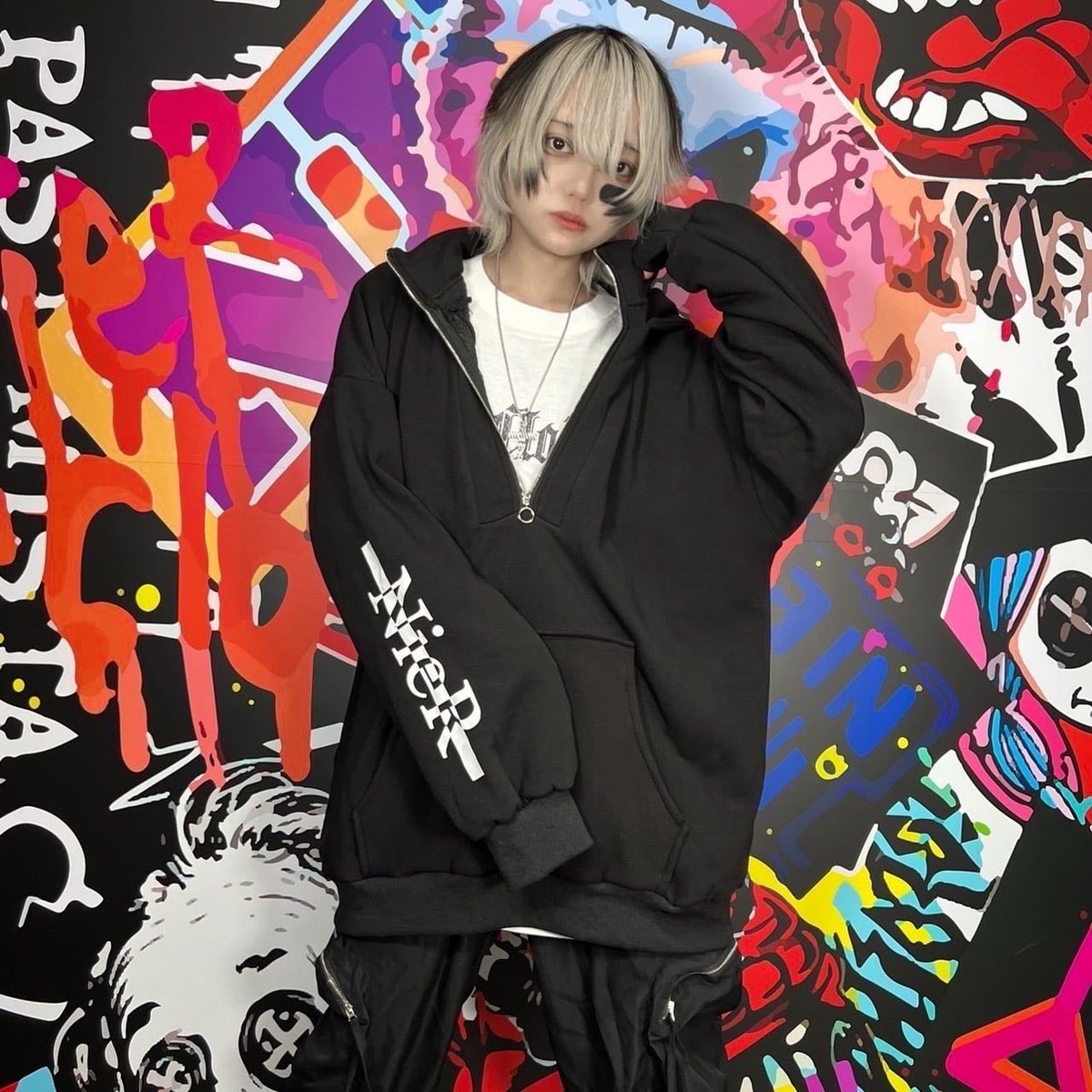NieR_tokyo's tweet photo. 🎁本日〆切プレゼント企画🎁

当店オリジナル
HALF ZIP PULLOVER 【DEVIL】を

🎁3名様にプレゼント🎁

ユニセックスアイテムです🐰

◼応募方法
フォロー(@NieR_tokyo) &amp; RT
◼締切〆  本日24時

※鍵垢の方も対象内です。

是非ご参加ください🙇‍♂️🙇‍♀️ https://t.co/zwjp1UjLm1