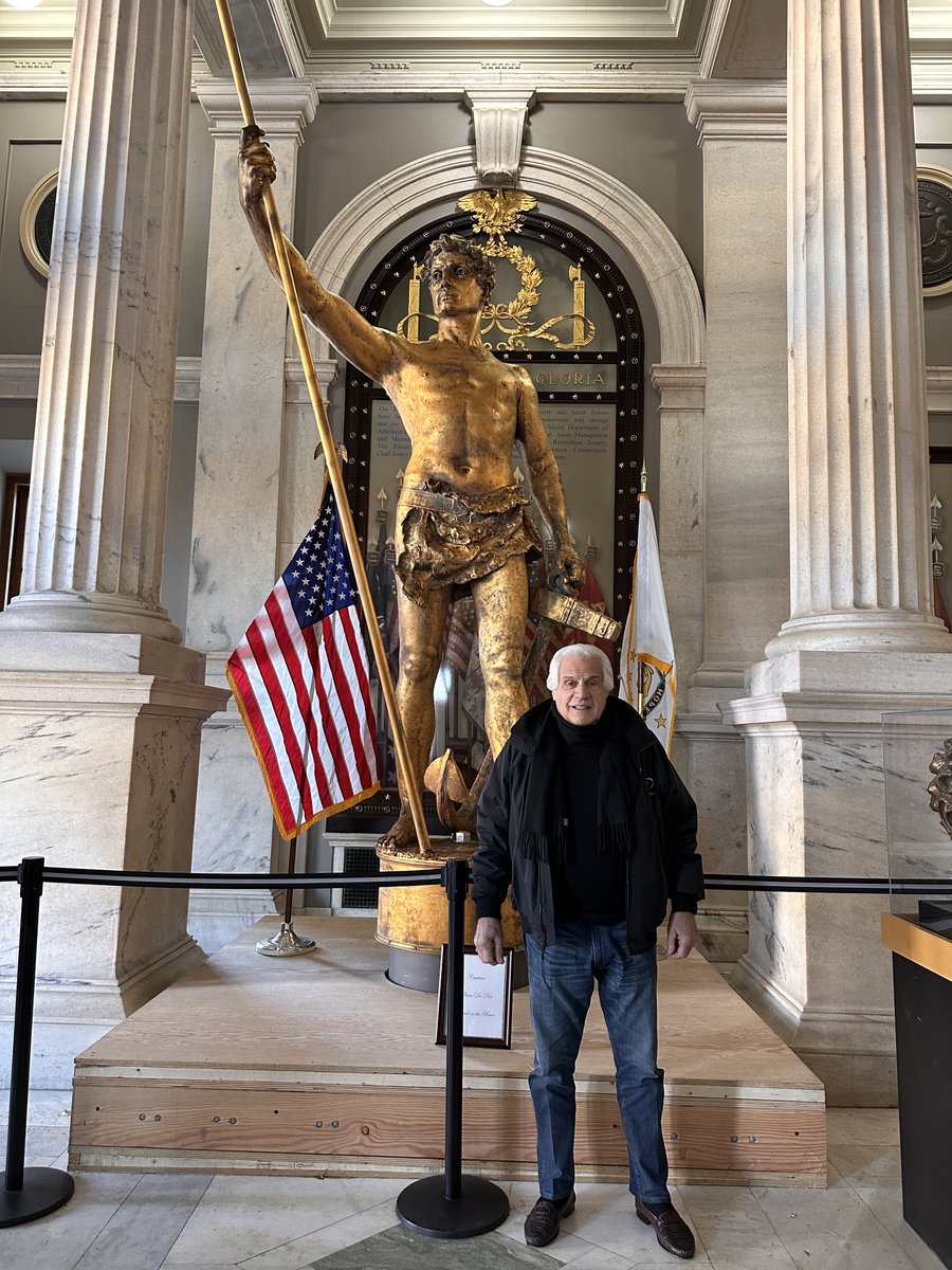 Back in 1975, Arthur “Torch” Russo was one of the ironworkers who helped move the #IndependentManRI. Last week, he was back to see him on display in the State House — and he brought photos!