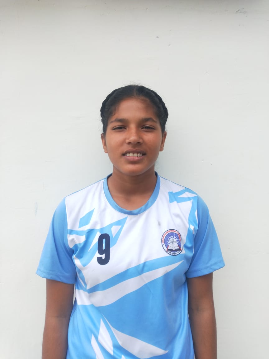 SchoolEduChd's tweet photo. A loud cheer for Tamanna @ggmsss18  from U-17 girls hockey squad. She was declared 
🅃🄷🄴
🄱🄴🅂🅃
🄵🄾🅁🅆🄰🅁🄳
Of the tournament.
She has a total of 14 goals to her credit which helped @SchoolEduChd win the 
🅁🅄🄽🄽🄴🅁🅂
🅄🄿
 title at the 67th National School Games held at Karnataka.