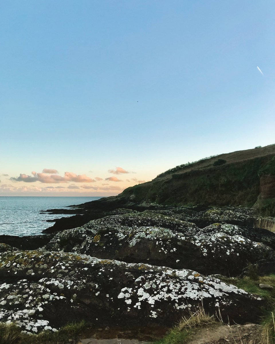 SineadBarry77's tweet photo. Church Bay yesterday #churchbay #beach #rocks #sea #sky #cloud #clouds #crosshaven #cork #january #sunday #iphoneography #filter @corkbeo @pure_cork @yaycork @CravingCork @CorkDaily @LovingCork https://t.co/CdWu9Wu71O
