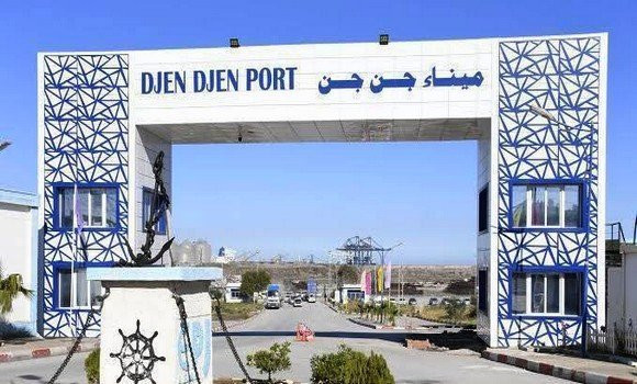 APS_Algerie's tweet photo. Port de #Djendjen (#Jijel) : deux shiploaders mis en service au cours du 1er semestre 2024 
🔗https://t.co/ydM449D2q7 https://t.co/YiJFncCxfV