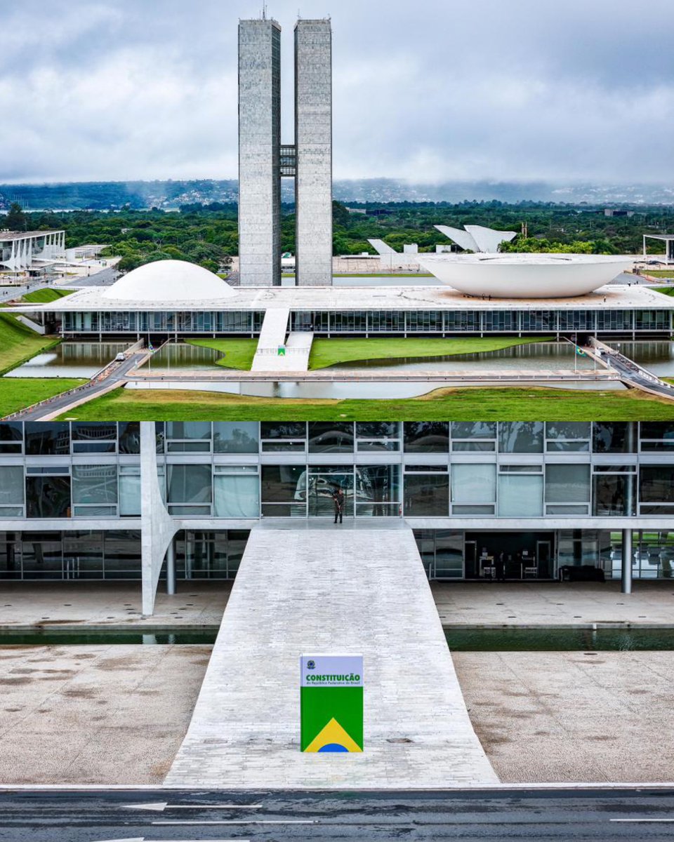 brunomeyerfeld's tweet photo. Nunca mais
8 janvier 2023, un an. https://t.co/GZuxVheC50