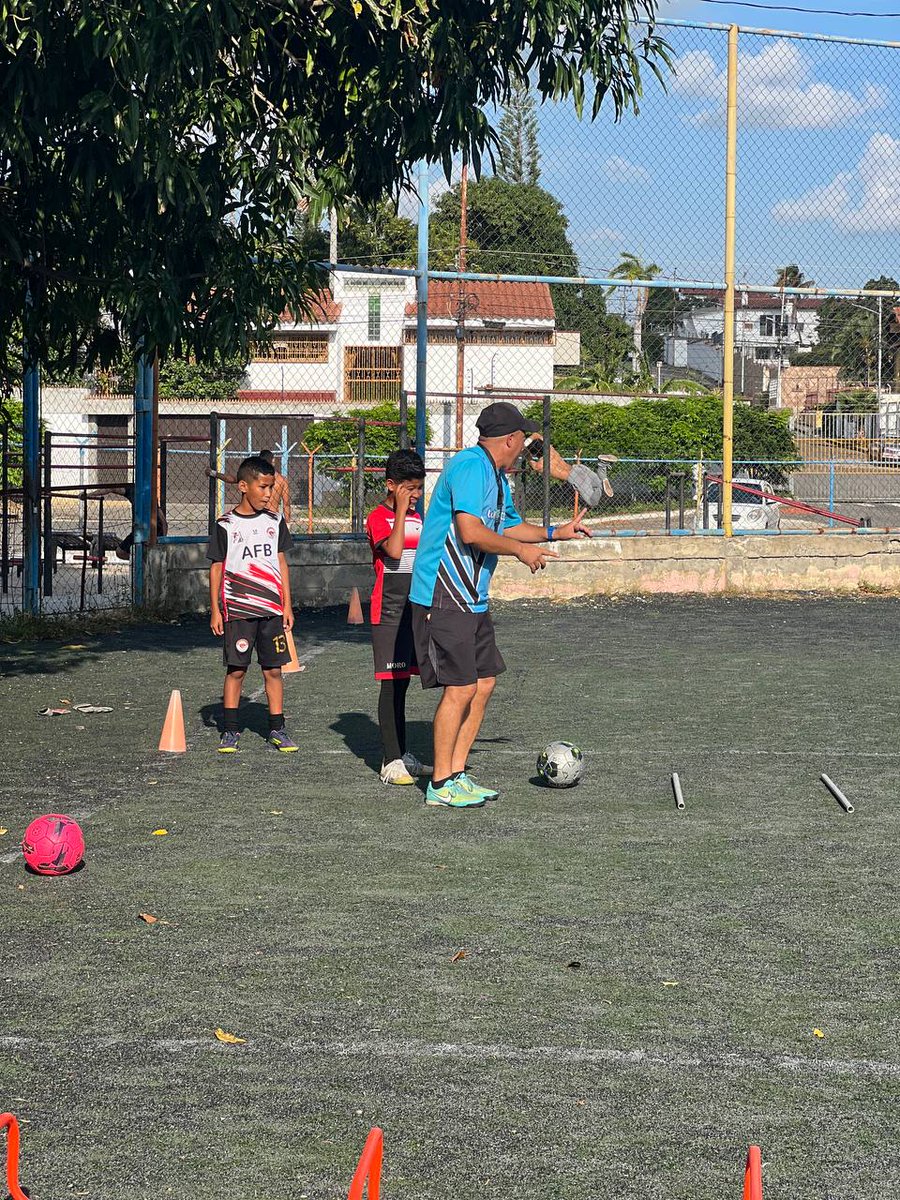 Lord11_BHR's tweet photo. Fútbol Base: Un día a la vez 🙏⚽ https://t.co/jA6ety5KgW