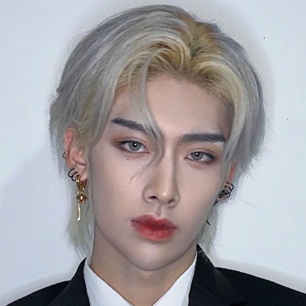 haeshion's tweet photo. i want to kiss his makeup artist https://t.co/64Q85kmpYL