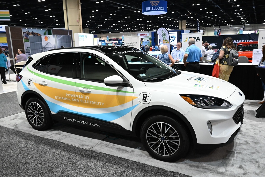 Check out the innovative concept from the Renewable Fuels Association! They've unveiled the first plug-in electric vehicle powered by low-carbon E85 fuel, which contains up to 85 percent ethanol.