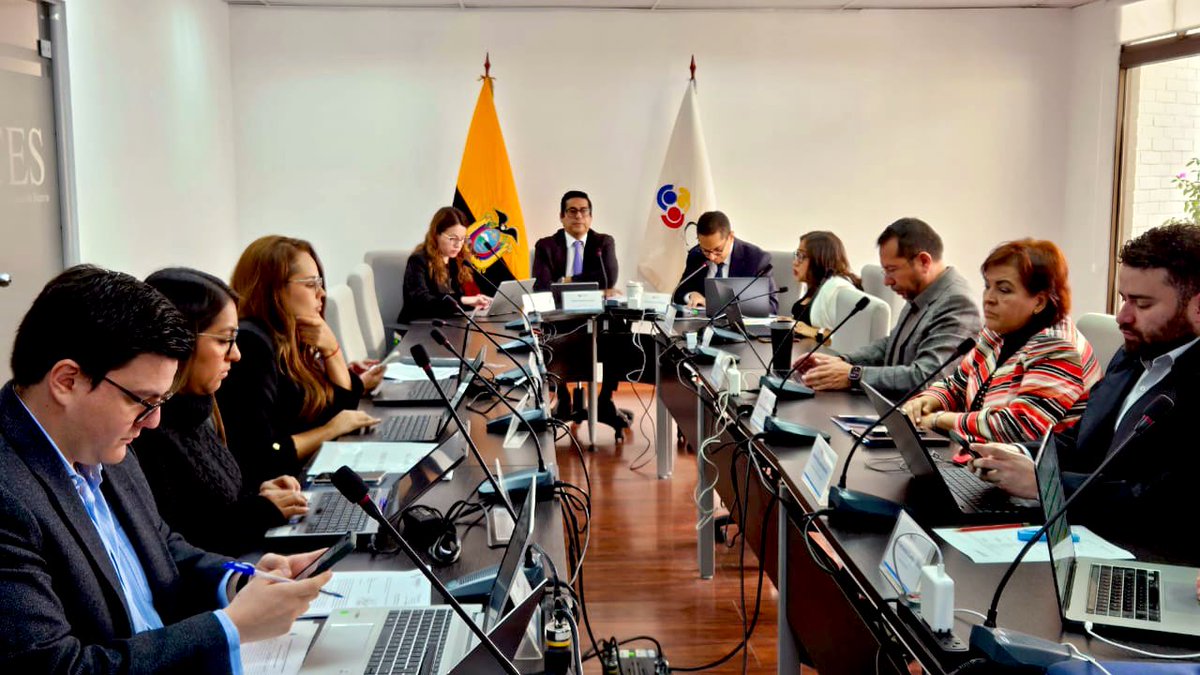 PabloBeltran_A's tweet photo. 👩🏻‍💻🧑🏻‍💻 | Los invito a seguir la Primera Sesión Extraordinaria del 2024 del #PlenoCES.

▶️ https://t.co/o1JzplemIi https://t.co/ey7EOOvi2H