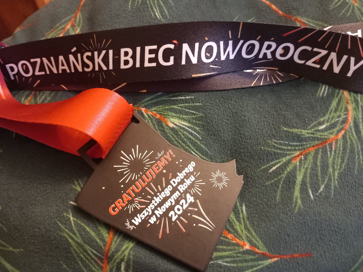 B_Beata1809's tweet photo. Wszystkiego Dobrego w Nowym Roku 🏃‍♀️💨🏃💨 Dobrych wyników 💪#BiegamBoLubię 🤗 https://t.co/xn0sbtkiGD