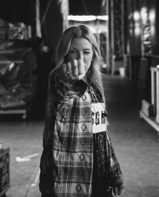 EGMexico_'s tweet photo. ¡Feliz inicio de semana de @EllieGoulding en México🇲🇽! https://t.co/temUYjmmCY