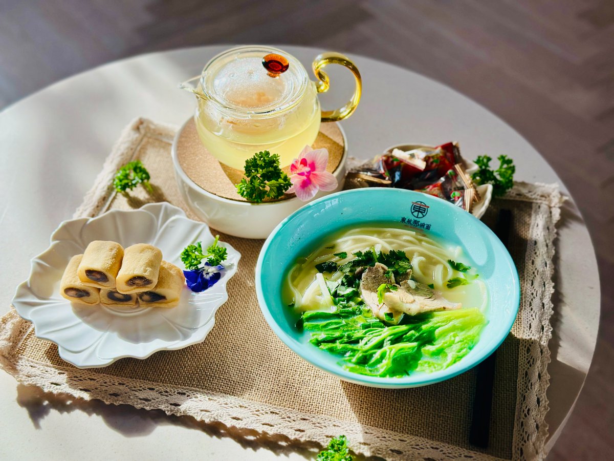 CEAirglobal's tweet photo. 🍵🍜Hot tea + MU Noodles, the winter combo is waiting. Let’s have a taste and start a warm journey!
#FlywithCEAir https://t.co/4DFSYJDt7U