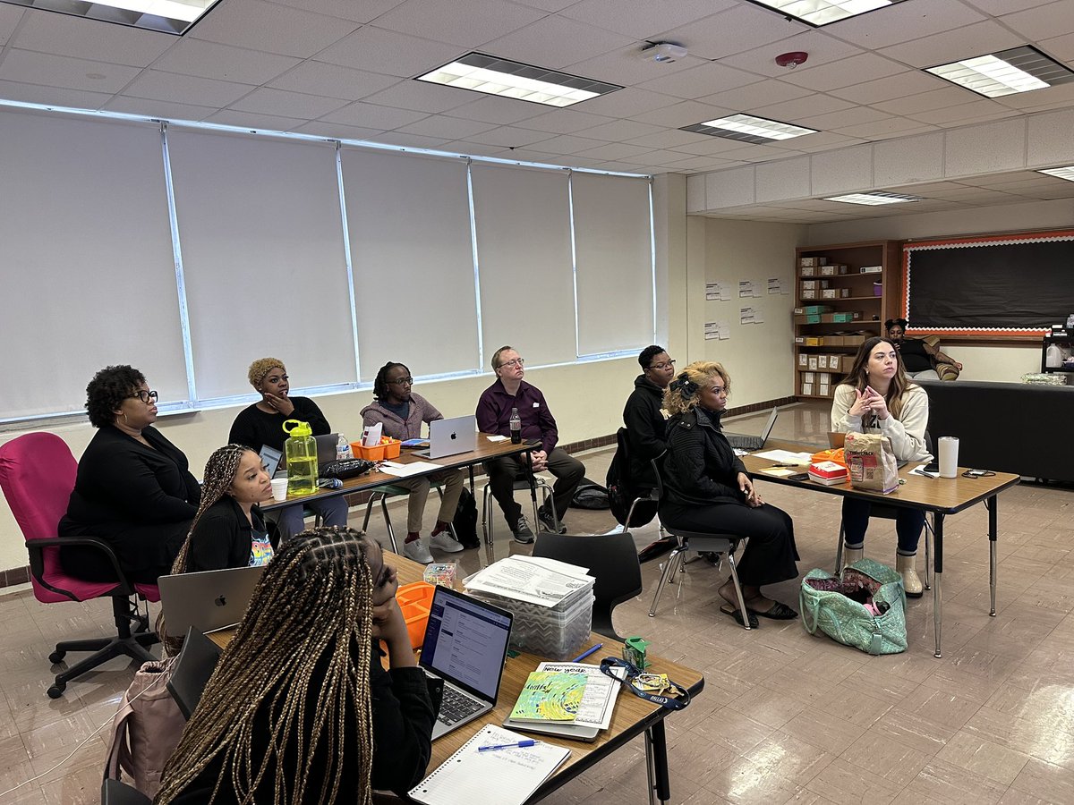 MlynnMattique's tweet photo. We are excited about our Writing Professional Development here @EB_Comstock Thank You, ILC Sheilds #WeAreBack @SpruceV_T https://t.co/0uCxFc6RPd