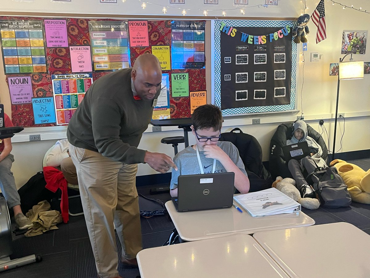 SSD_Supt's tweet photo. As we begin the new week, I am reflecting on the amazing visit I had on Friday with @tdilg and the hard-working SSD students and staff of @ValleyParkSD. It was a great first week as SSD Superintendent. https://t.co/8wMbc9T4g3