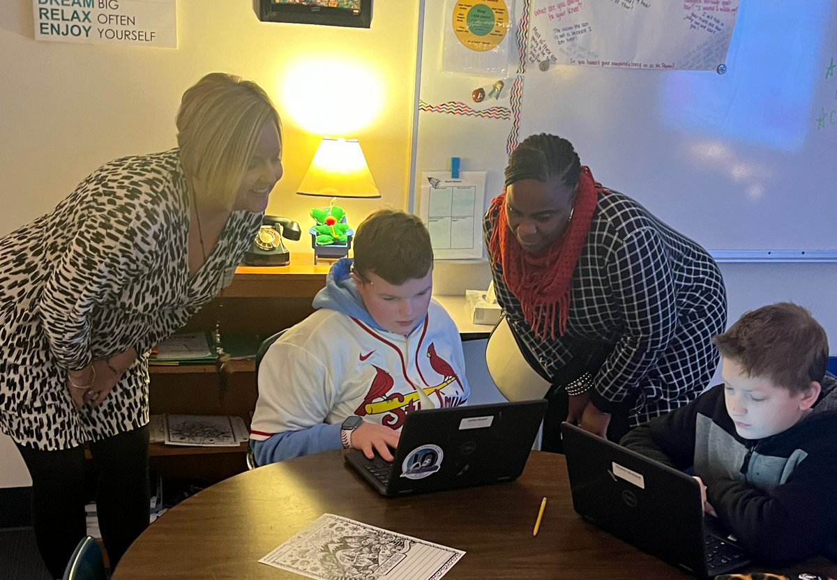 SSD_Supt's tweet photo. As we begin the new week, I am reflecting on the amazing visit I had on Friday with @tdilg and the hard-working SSD students and staff of @ValleyParkSD. It was a great first week as SSD Superintendent. https://t.co/8wMbc9T4g3