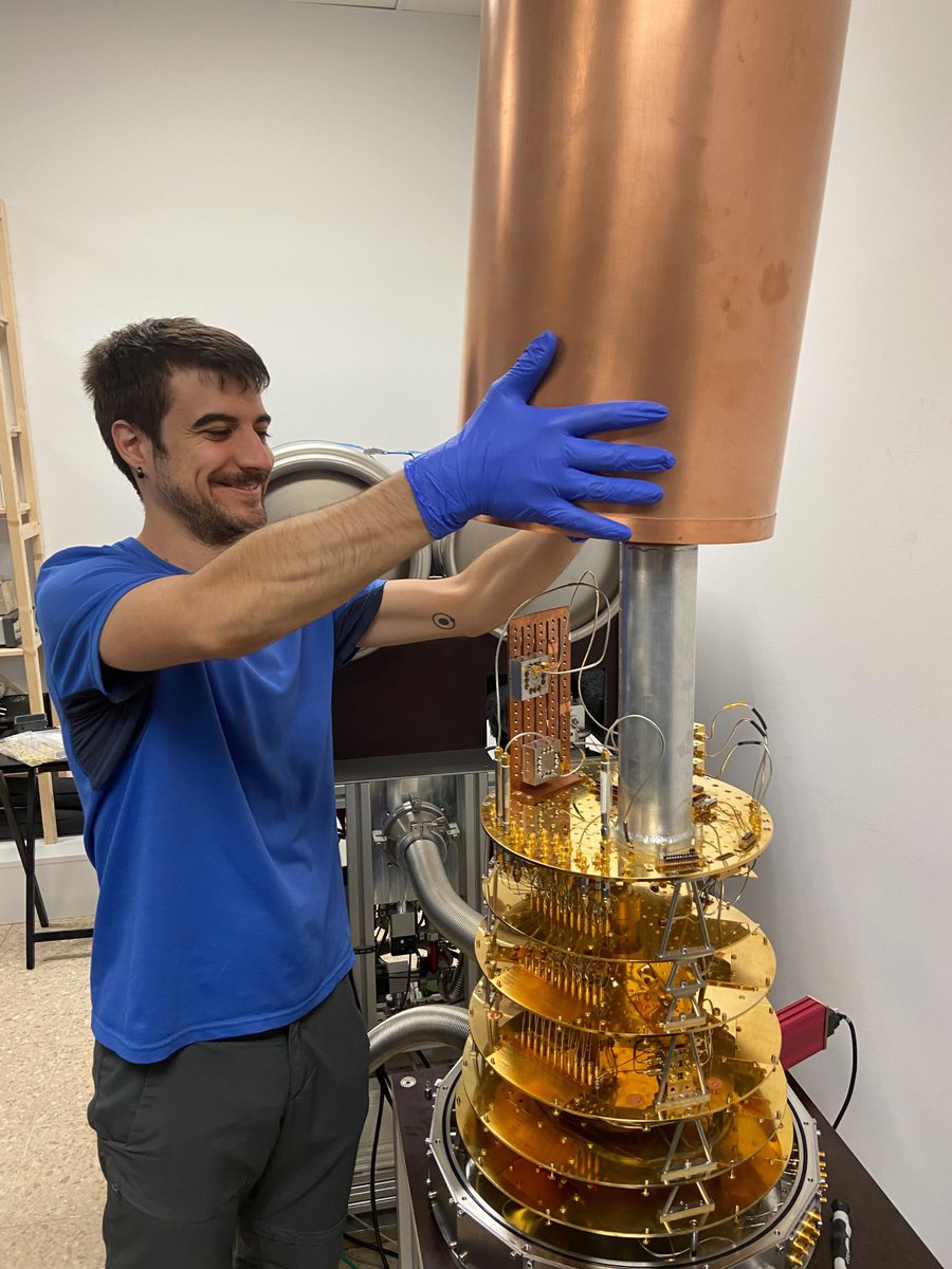 roccqet's tweet photo. 🥂 Happy New Year from the RoCCQeT team!

🚀 2024 unveils itself as a pivotal year in the development of our technology💪

In the picture, a very happy Gonzalo Troncoso, is setting up our Qinu fridge for a new set of measurements on our own flux qubits! https://t.co/AV43Ow6TkN