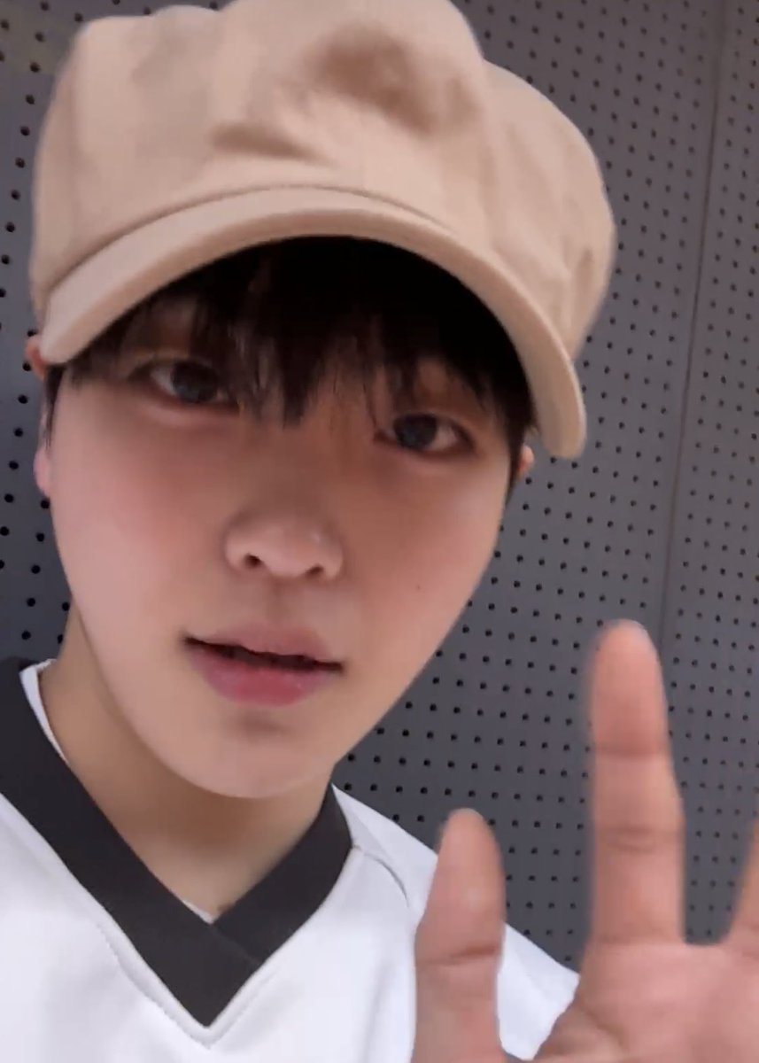 ㅁㅊ송형준 휴가 반납하고 서울와서 연습중이래... 그와중에 라이브켜준 아깡지ㅜ 잘하는사람은 다이유가있구나