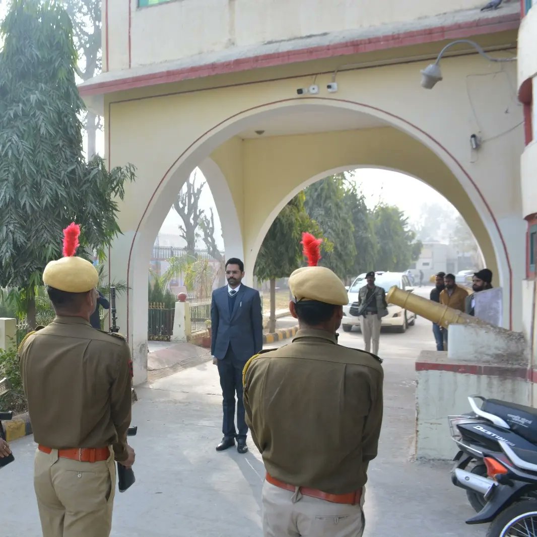 #Sikar <a href="/qummerchoudhary/">Qummer Choudhary</a> who was transferred from Dausa Collector to Sikar, took charge as District Collector Sikar on Monday. After assuming the charge, DC said that the public welfare schemes of the state government will be implemented effectively in the district. <a href="/DcDmSikar/">District Collector & Magistrate, Sikar</a>