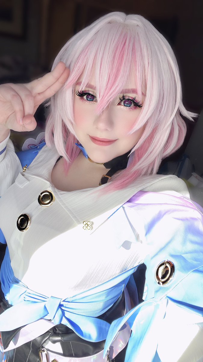 Paruhdokidoki's tweet photo. still trying to figure out posting cosplay on twitter #honkistarrail #March7th https://t.co/qpGtAPHcKX