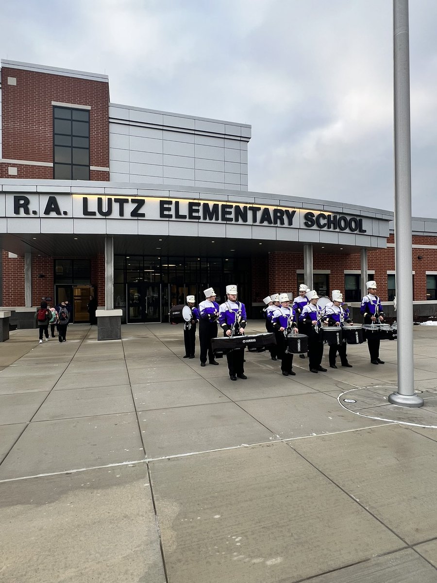 BSWDBehavior's tweet photo. Welcoming students back from Winter Break at the brand new R.A. Lutz Elementary School this morning! It was so great to see the excitement and smiles on all of the students' faces as they arrived! 💜

@BWSDNews #BWProud https://t.co/oYRIdL5ABB