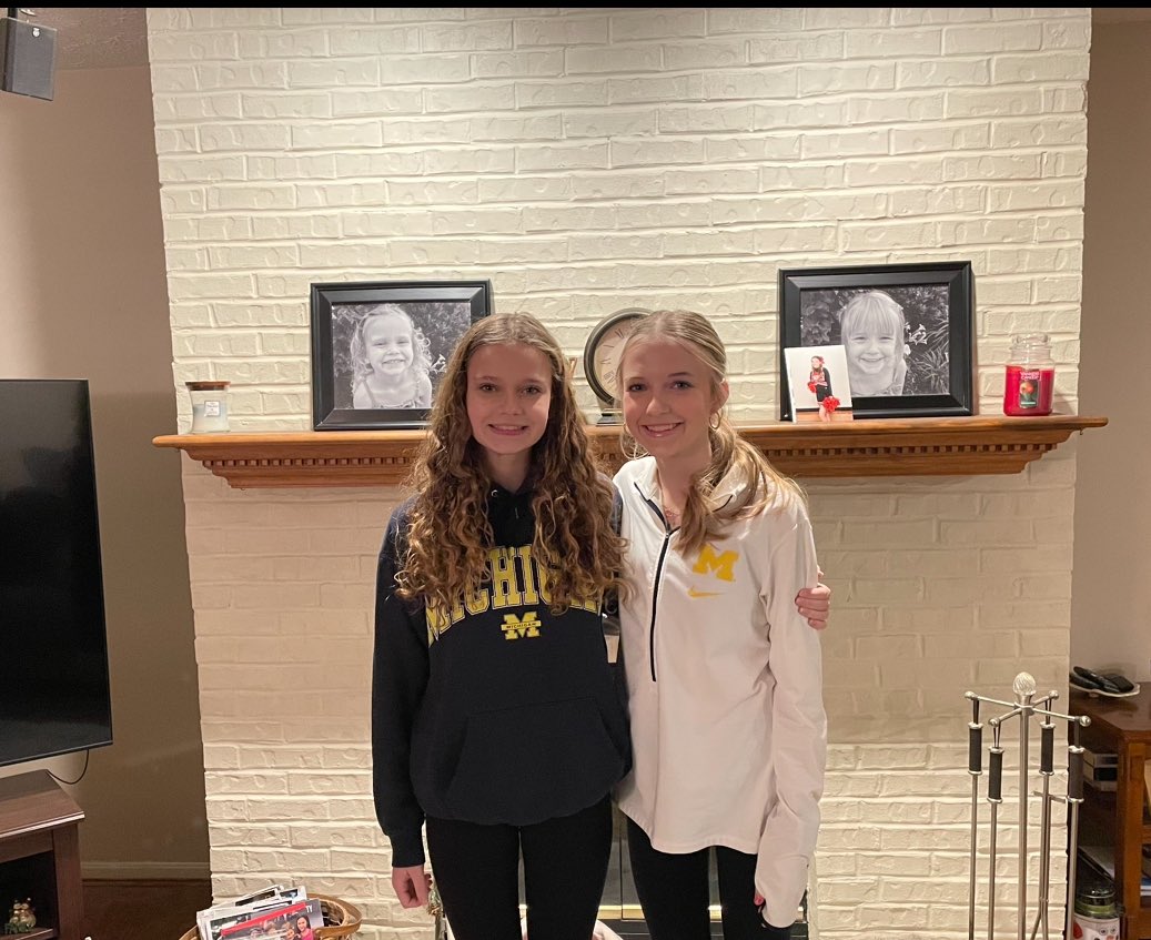 nvanholt's tweet photo. Meanwhile, in Ohio, my kids understood the assignment for school today. #GoBlue https://t.co/Th1cgACkD9