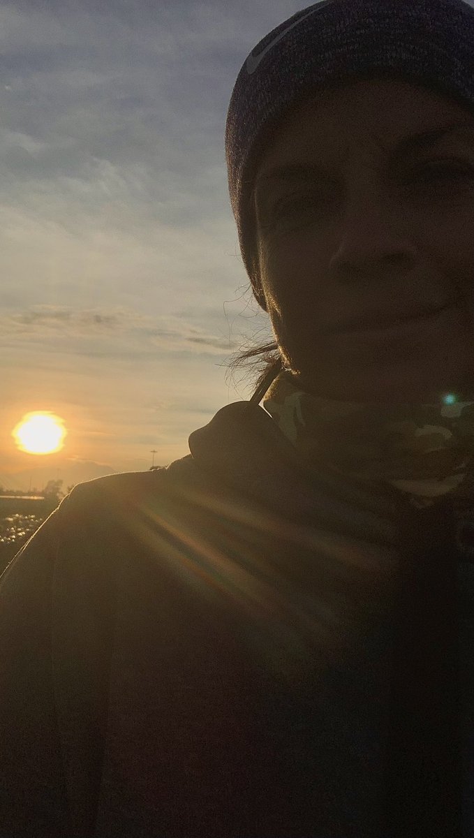 JugoEly's tweet photo. Buenos días  🙏🏼🙌☀️
Ya es lunes 🏃🏻‍♀️✨ https://t.co/AsQyNTsE7W