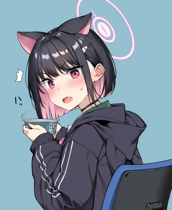 カップ麺を幸せそうに食べるカズサ② 