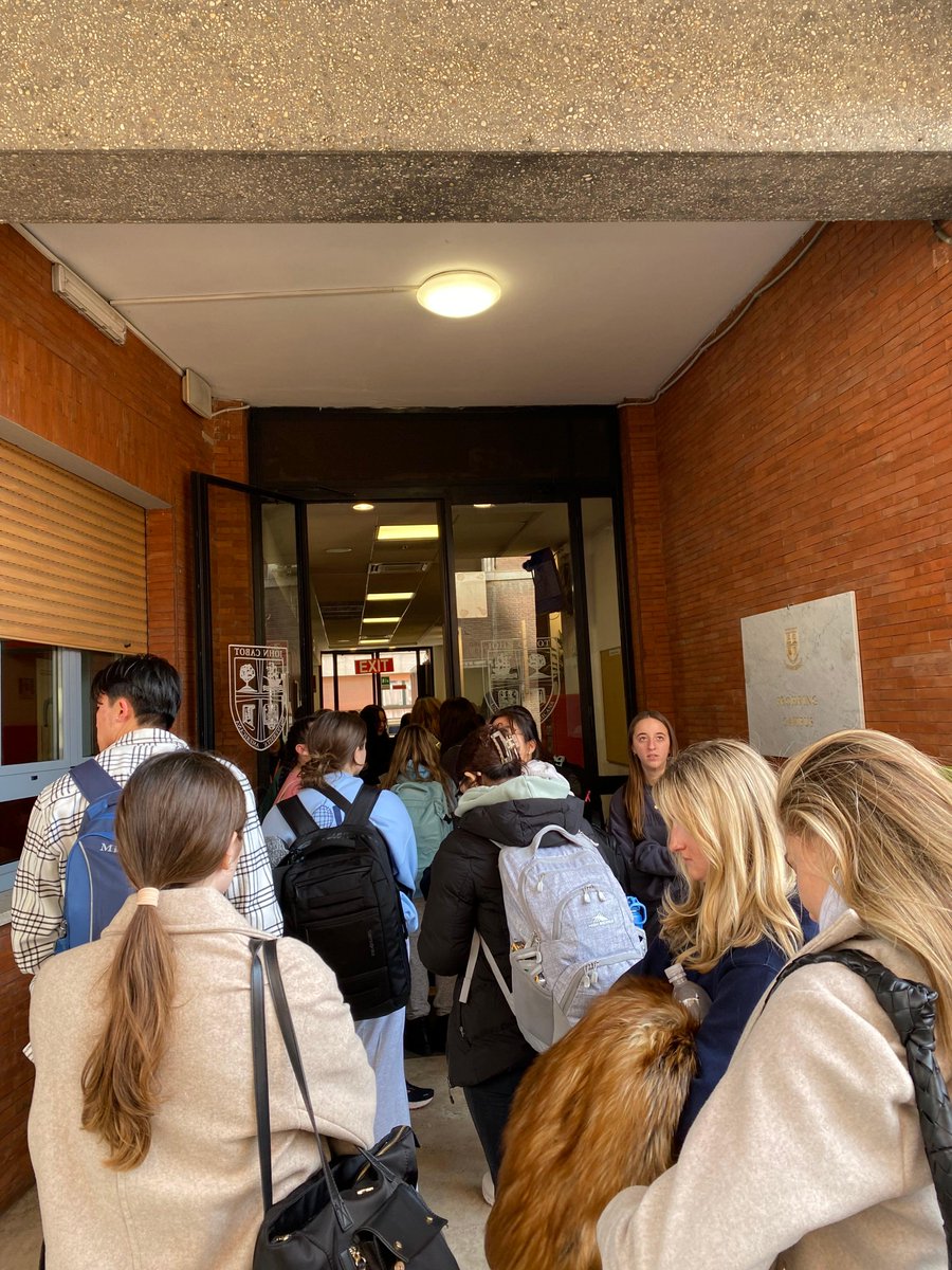 JohnCabotRome's tweet photo. A very warm welcome to our newest Gladiators! We hope you enjoy getting to know your new home. :)
#StudyInRome #NewSemester #Spring2024 https://t.co/hIv0yrEolP