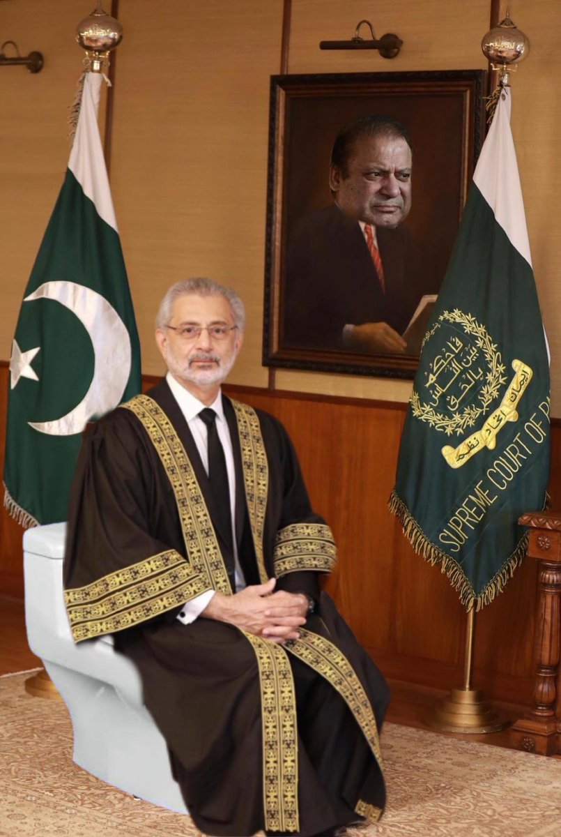 TalatkViews's tweet photo. اے قاضی تیرے وجود پر لعنت, تیری پیدائش پر لعنت, تیرے عدل پر لعنت, تیرے قاضی ھونے پر لعنت۔ پاکستان کی تاریخ کا بدنما چہرہ بدترین دن۔
#SupremeCourt https://t.co/JsMNA7W4OU