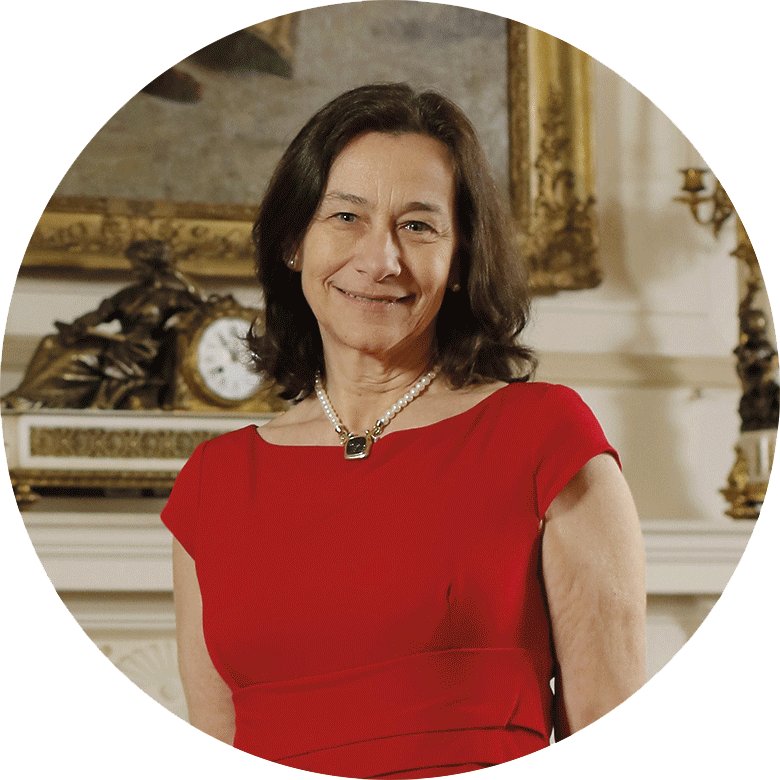 FloraQG_'s tweet photo. Se llama Rosanna Costa, es la primera mujer en presidir el Banco Central. A pesar de la expansión del gasto, cerrará el año con una inflamación del 3.9%. Es una idola y merece todo el crédito. 
👏🏾👏🏾👏🏾
#GraciasRosanna https://t.co/ObqxNhW6xv