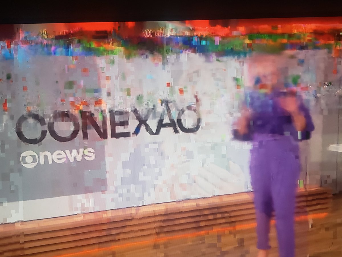 CZahir33's tweet photo. É só comigo que quando @DanielaLima_ está fazendo um furo de reportagem o sinal da #ClaroNET simplesmente TRAVA? Travou até pro @FernadoGabeira ao vivo. Tem boi golpista na linha da @GloboNews ??? Não é a primeira vez, mas é muita coincidência. Véi, fala sério! https://t.co/ecGmrICT20