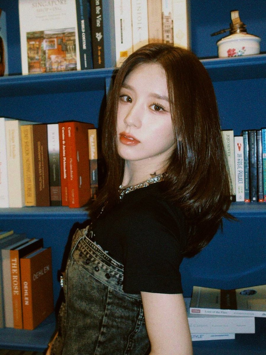 sunwooheejin's tweet photo. 📸📚 https://t.co/Ea2lDoQKi2