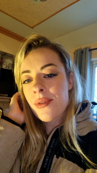 OK so I've been off gluten since Christmas day. They say your face will change and I believe it! In a