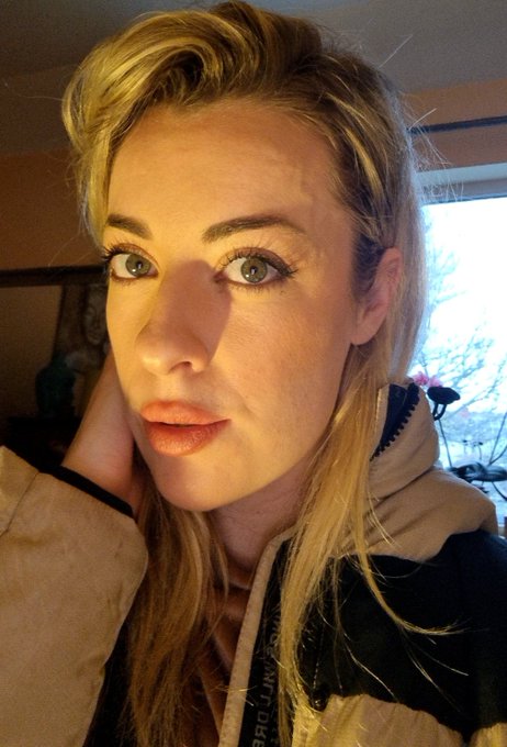 OK so I've been off gluten since Christmas day. They say your face will change and I believe it! In a