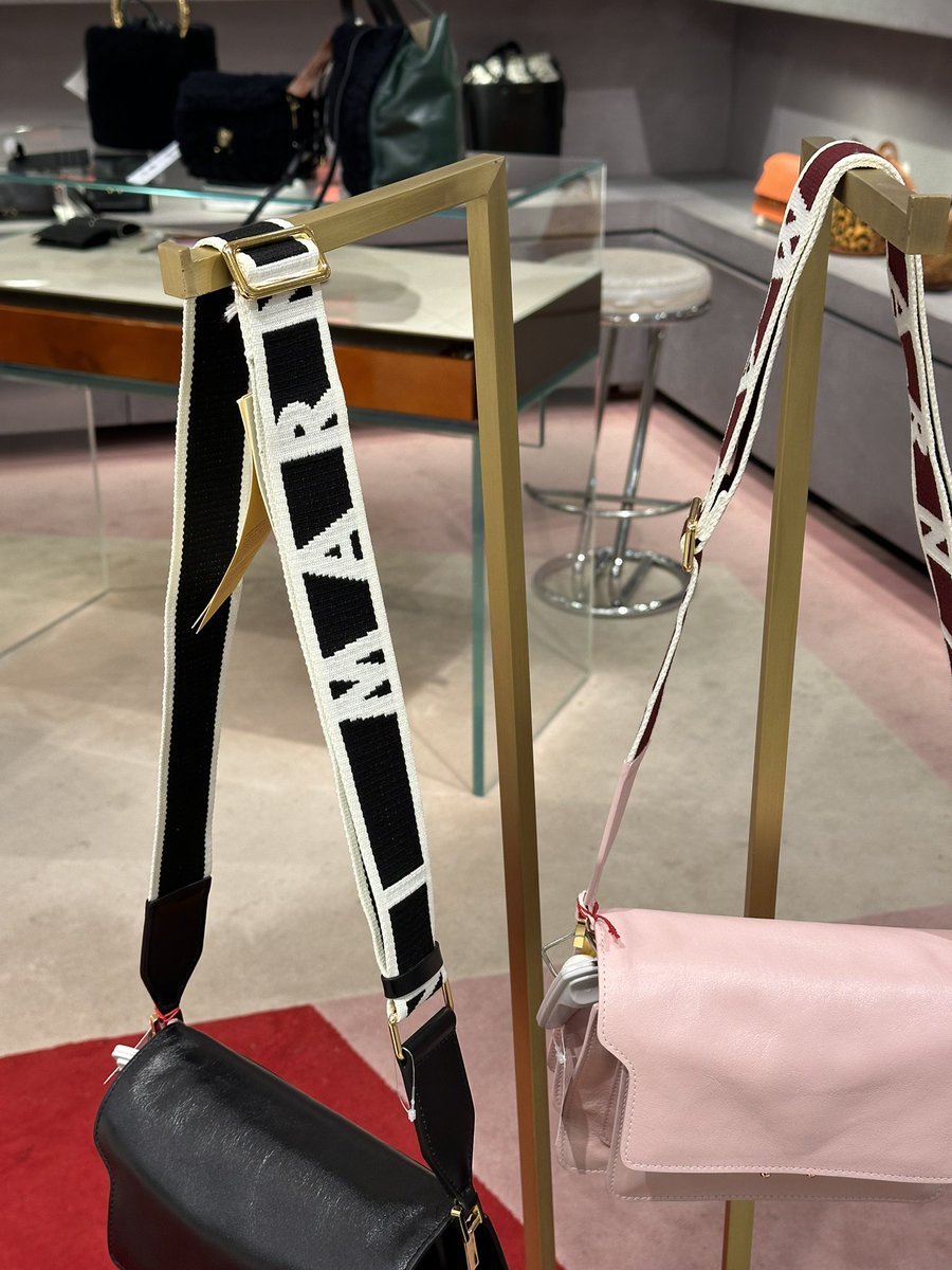 Por favor que paren de arruinar marcas lindas con estas tiras de porquería con el nombre