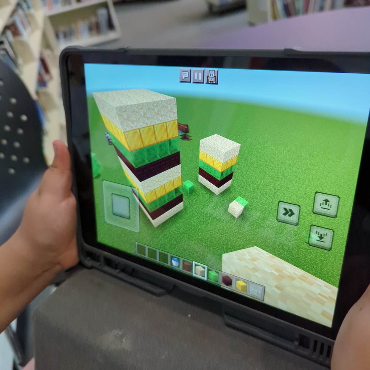 Today in the <a href="/AshleyOaksPS/">Ashley Oaks PS</a> with <a href="/Miss_Deakin/">Miss Ericka Deakin</a> celebrating last year's <a href="/ForestofReading/">Forest of Reading</a> winner! <a href="/monicarnaldo/">Monica Arnaldo</a> 

This week in our LLC we are kicking off our Forest of Reading books!