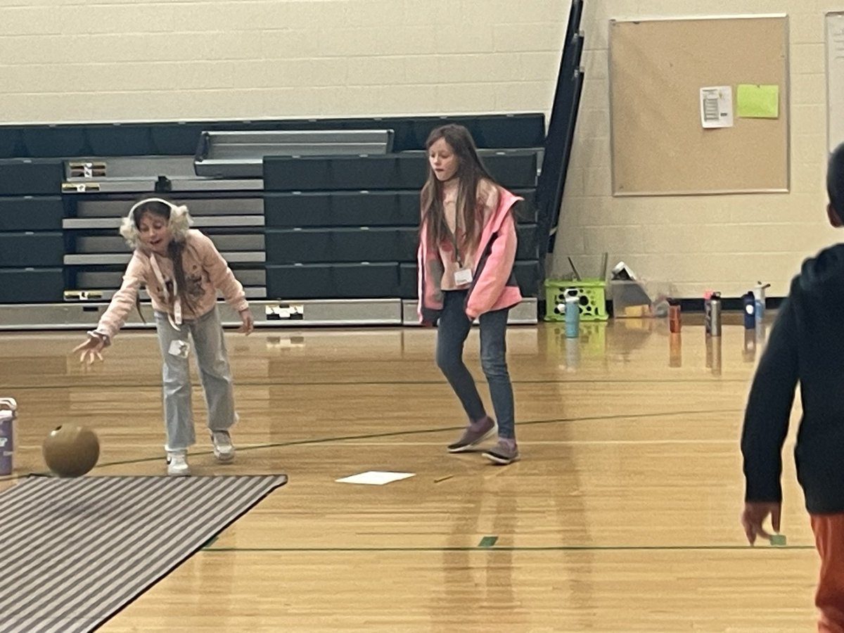 wrodell35's tweet photo. 4th grade is learning to bowl in PE! Way to go Coach Leslie!
@CabCoSchools #makingmagicatOdell https://t.co/AKQZ6OlXck